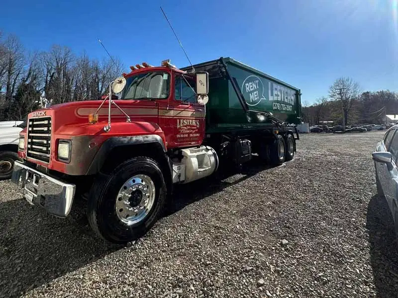 Lester's Roll-Offs Equipment